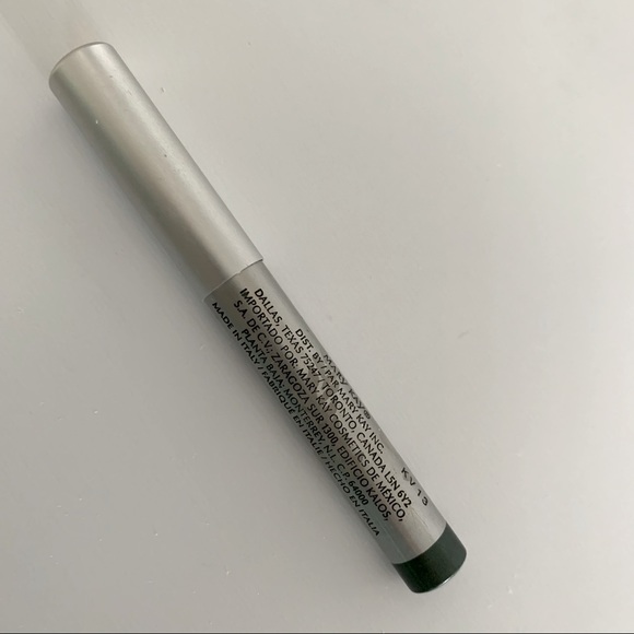 Mary Kay bundle: Starry sheer lip gloss & jade mint eye colour stick - Picture 6 of 12